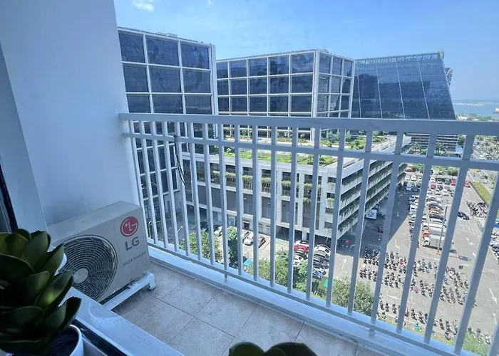 Unistay Shore Res With Bal Bay View Nr Moa