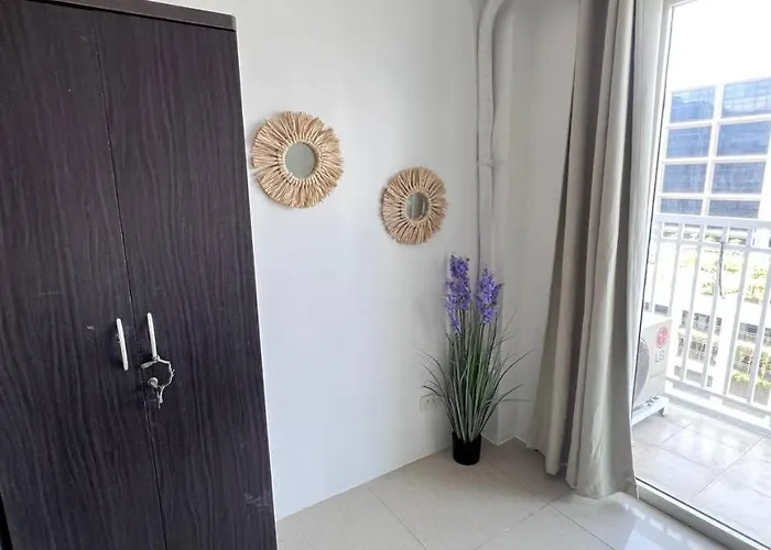Unistay Shore Res With Bal Bay View Nr Moa * Manila